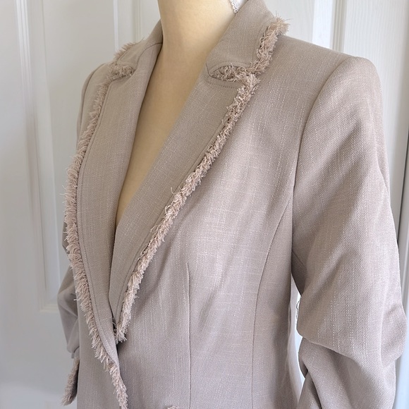 Tommy Hilfiger light beige blazer, sz 4 - Picture 3 of 6